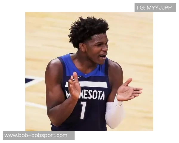 爱德华兹上半场表现抢眼12投7中三分球6投3中贡献全面数据17分2篮板3助攻2抢断1盖帽 爱德华兹上半场表现抢眼12投7中三分球6投3中贡献全面数据17分2篮板3助攻2抢断1盖帽