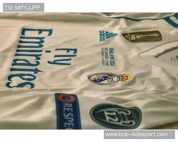 巴黎荣耀时刻国际足联洲际杯冠军球衣将闪耀冠军徽章